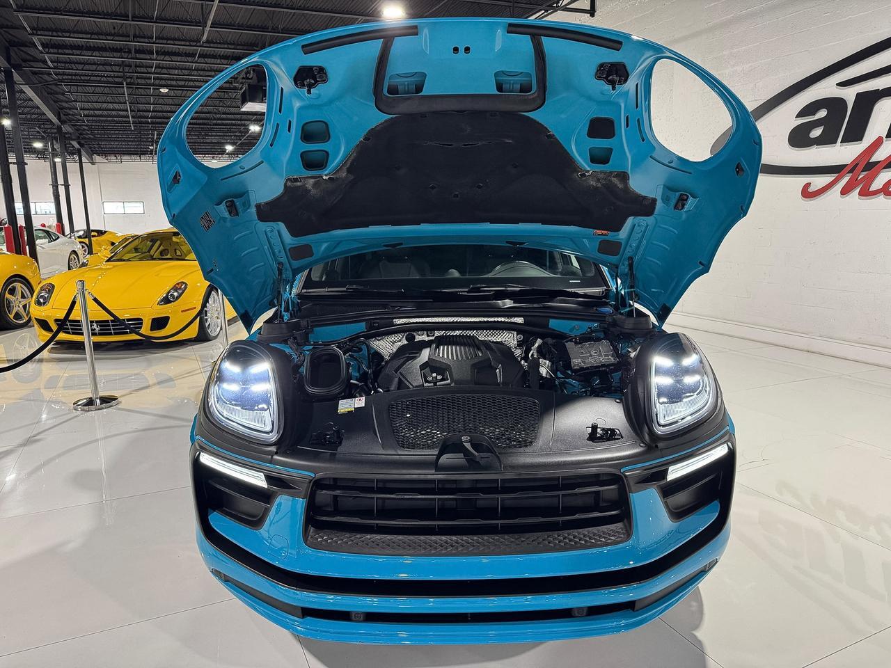 2022 Porsche Macan Miami Blue paint, Sport Chrono package, driver's assistance system, Bose audio system AND MUCH MORE! Fort Lauderdale FL