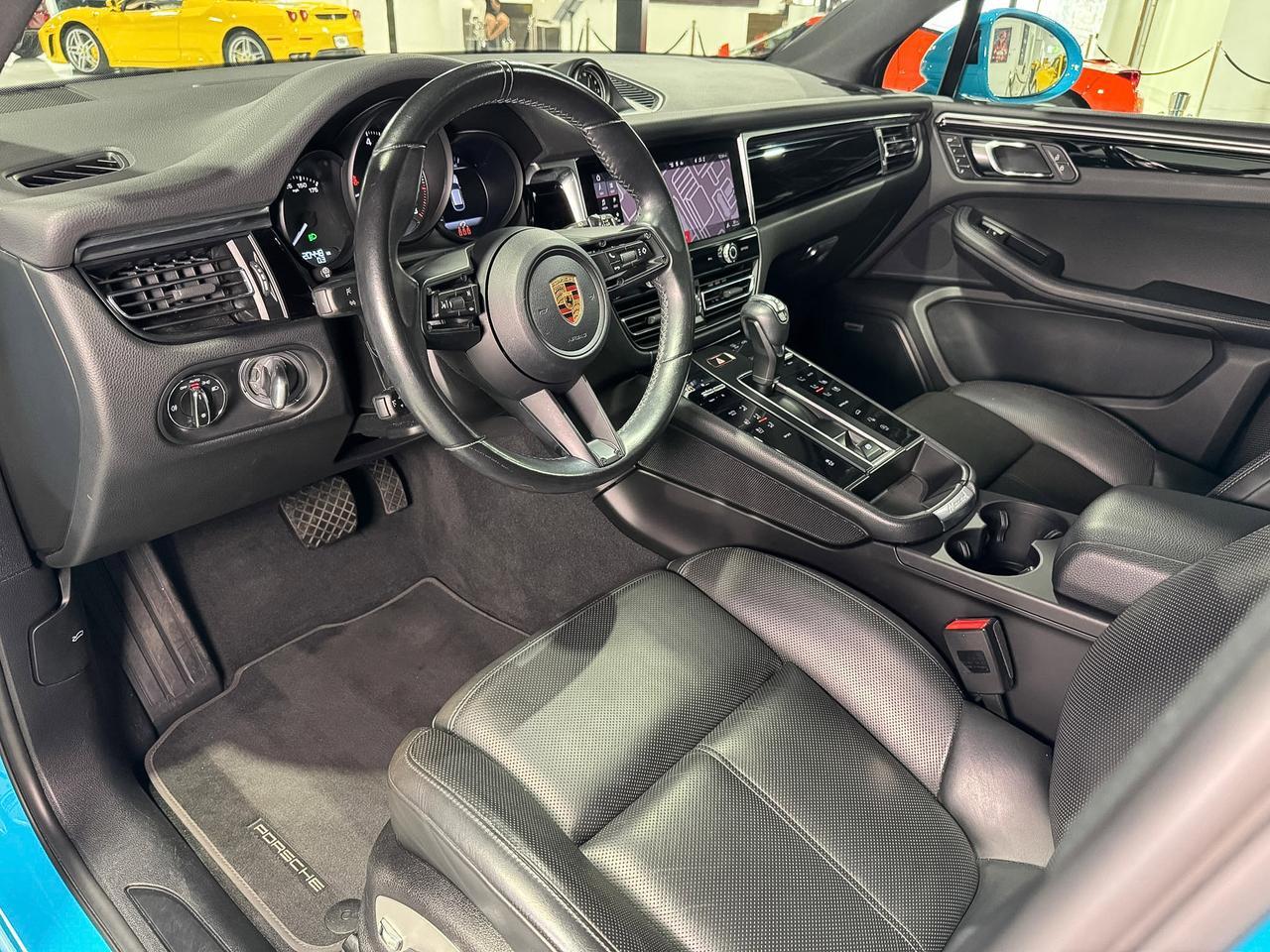 2022 Porsche Macan Miami Blue paint, Sport Chrono package, driver's assistance system, Bose audio system AND MUCH MORE! Fort Lauderdale FL