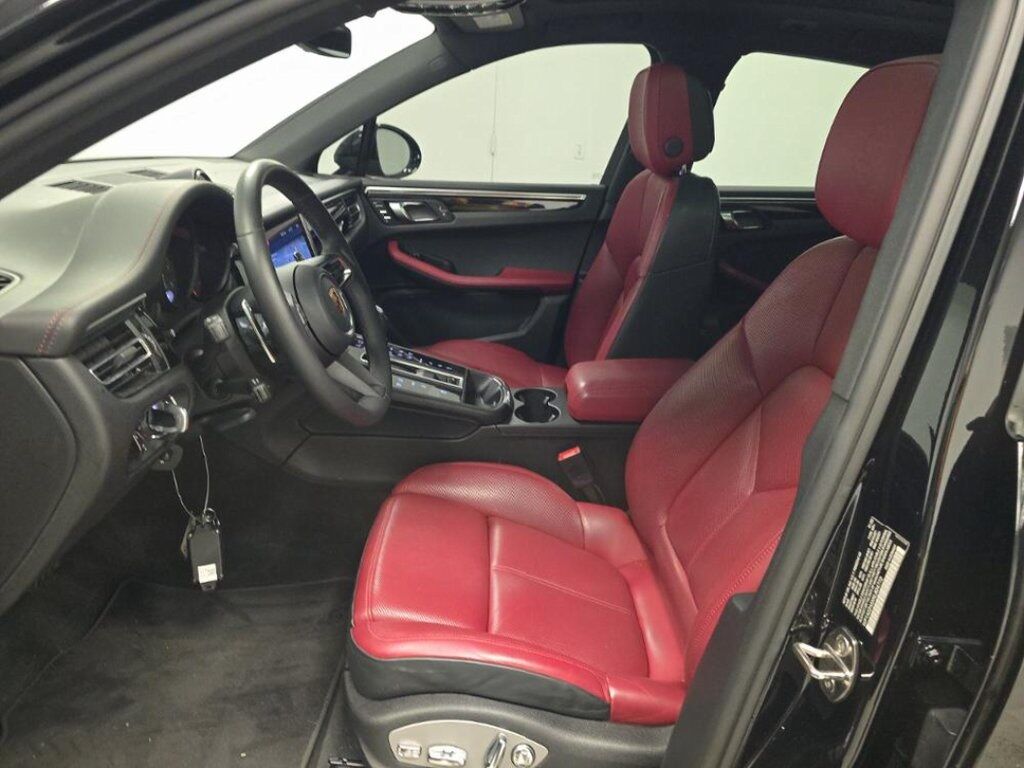 2022 Porsche Macan S photo 3