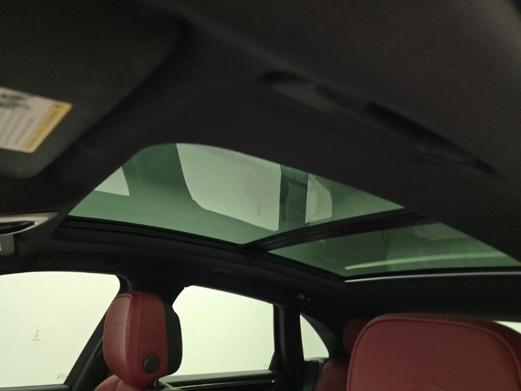 2022 Porsche Macan S photo 5