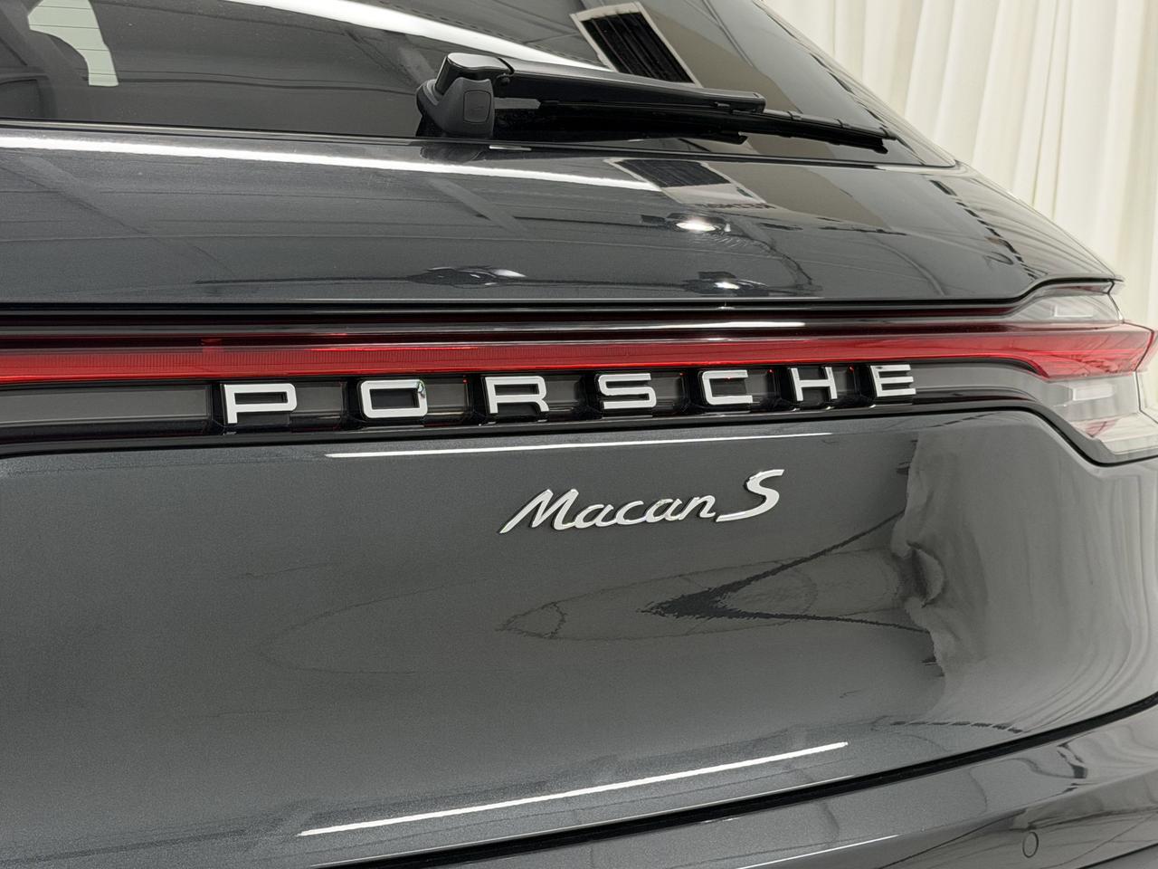 2022 Porsche Macan S Newark DE