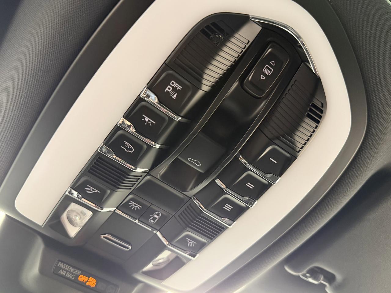 2022 Porsche Macan S Newark DE