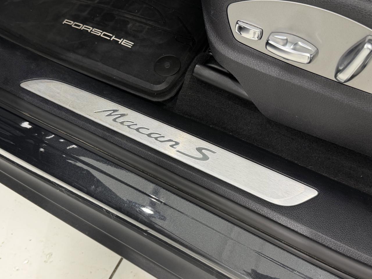 2022 Porsche Macan S Newark DE