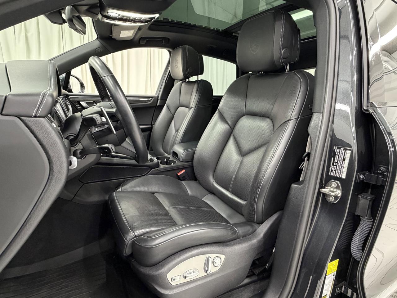 2022 Porsche Macan S Newark DE