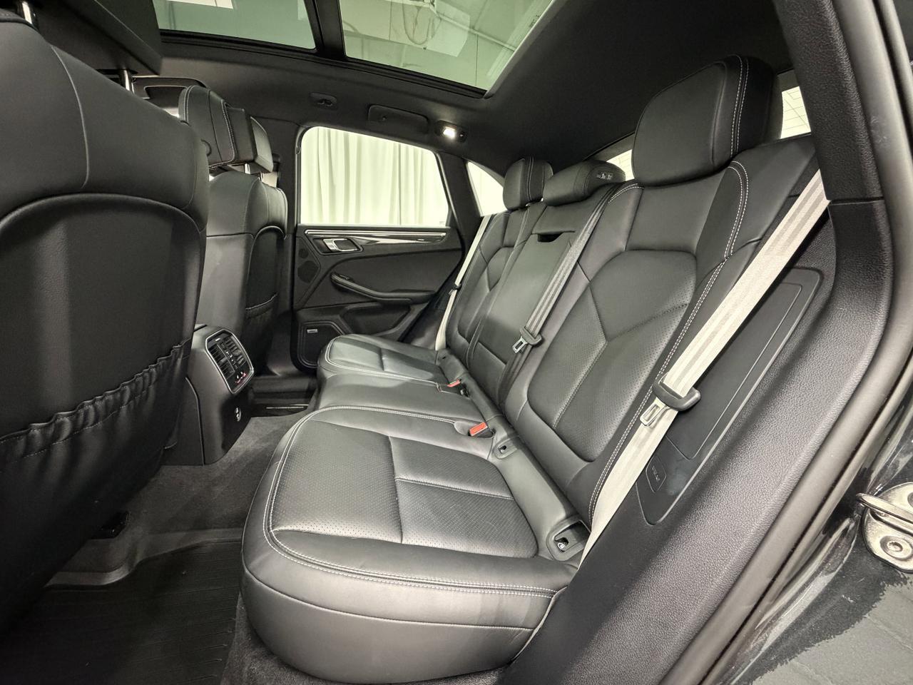 2022 Porsche Macan S Newark DE