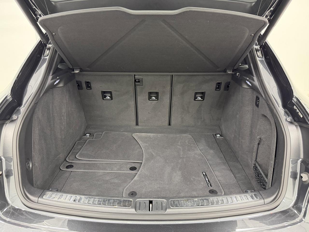 2022 Porsche Macan S Newark DE