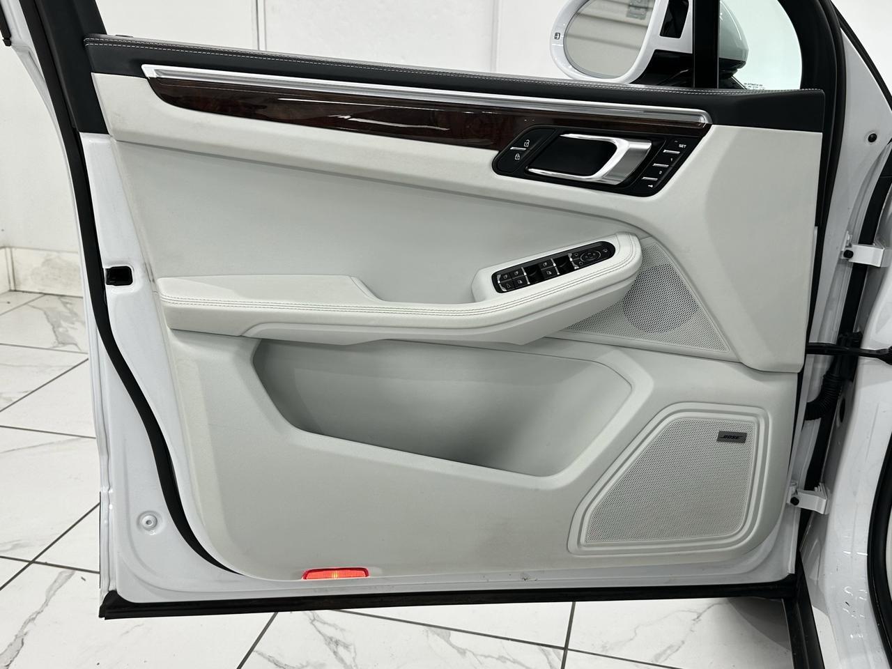 2022 Porsche Macan S Newark DE