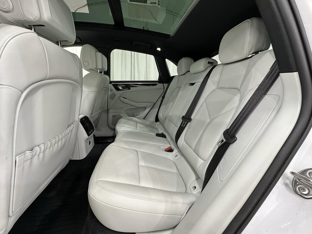 2022 Porsche Macan S Newark DE