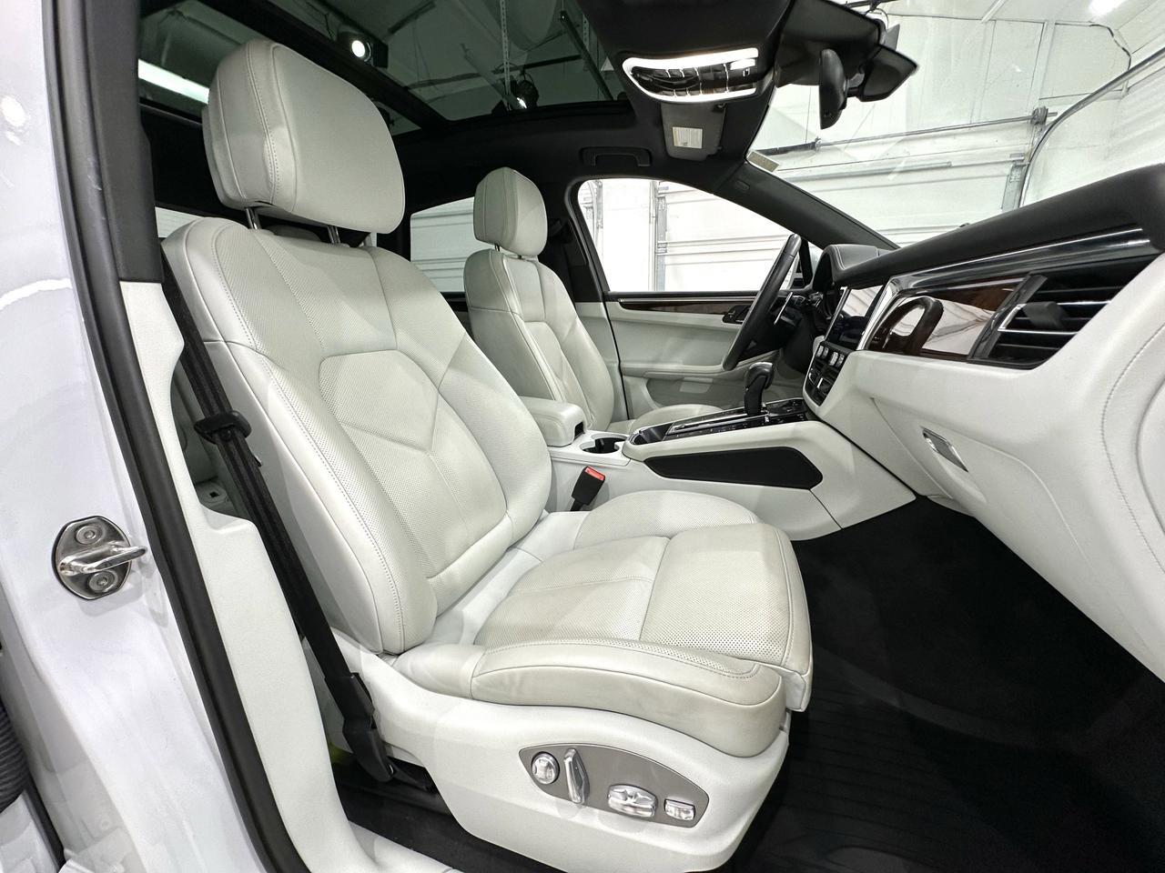 2022 Porsche Macan S Newark DE