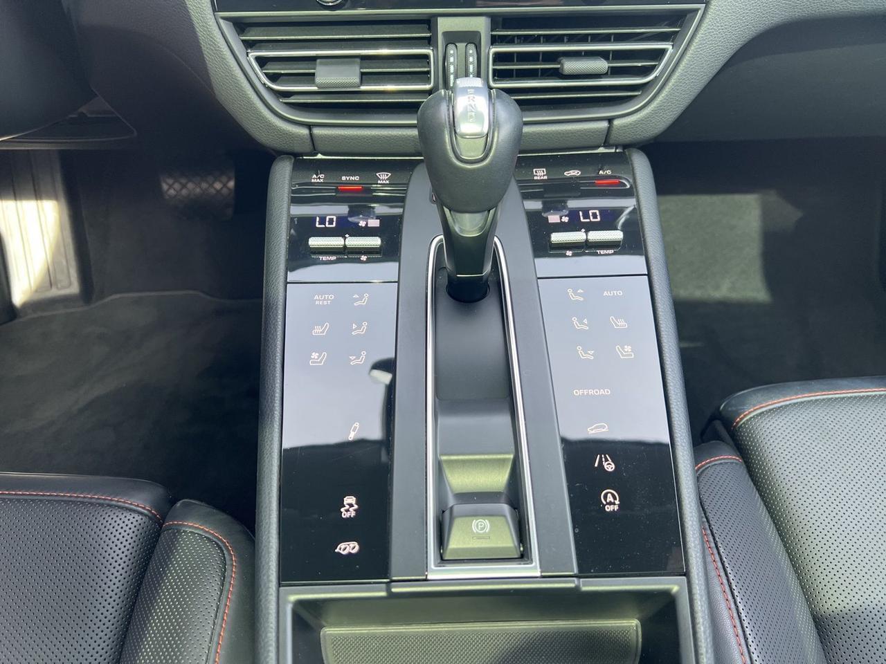 2022 Porsche Macan S Bend OR