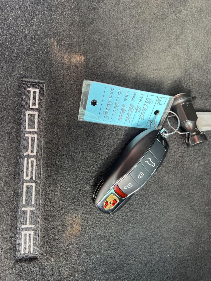 2022 Porsche Macan S Bend OR