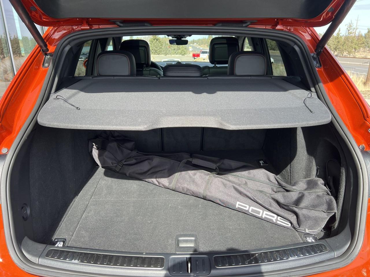 2022 Porsche Macan S Bend OR