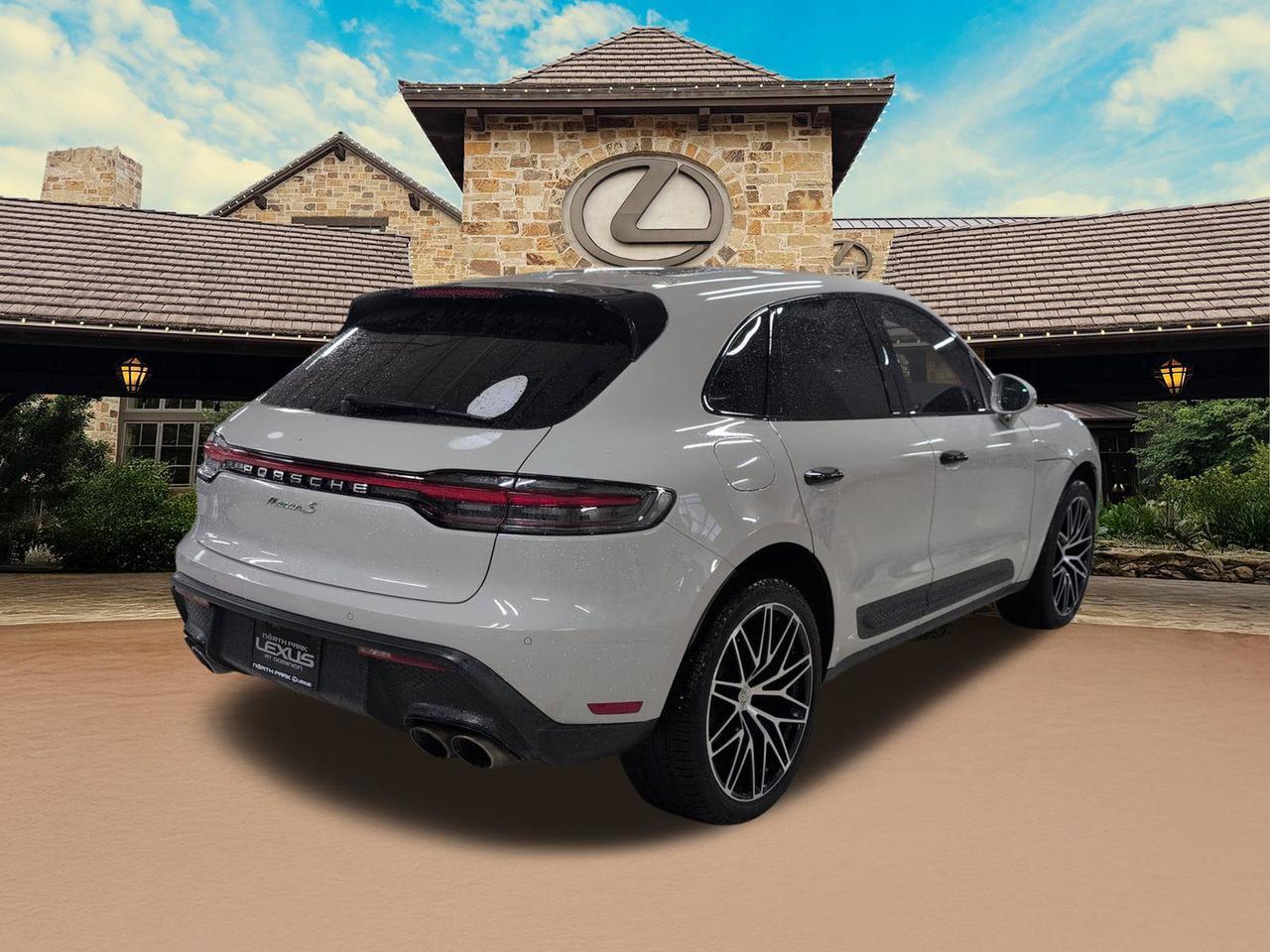 2022 Porsche Macan S