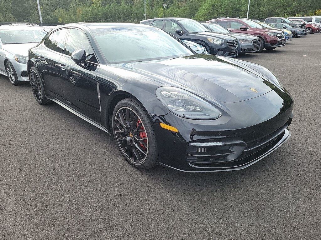 2022 Porsche Panamera 4 Platinum Edition