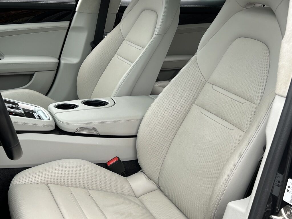 2022 Porsche Panamera GTS Indianapolis IN