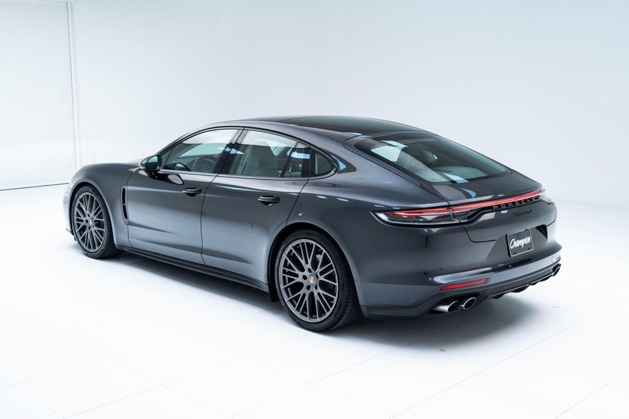 2022 Porsche Panamera Platinum photo 3