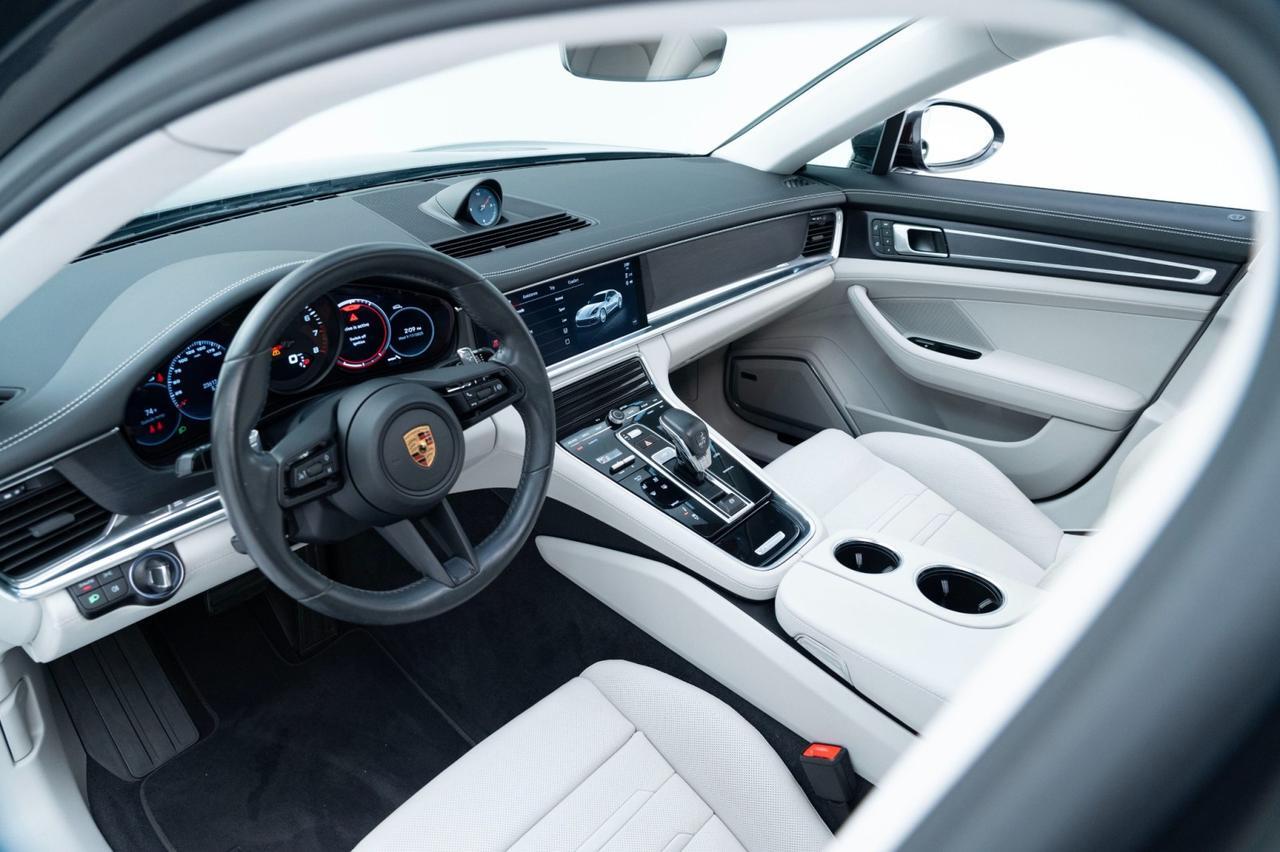 2022 Porsche Panamera Platinum photo 4