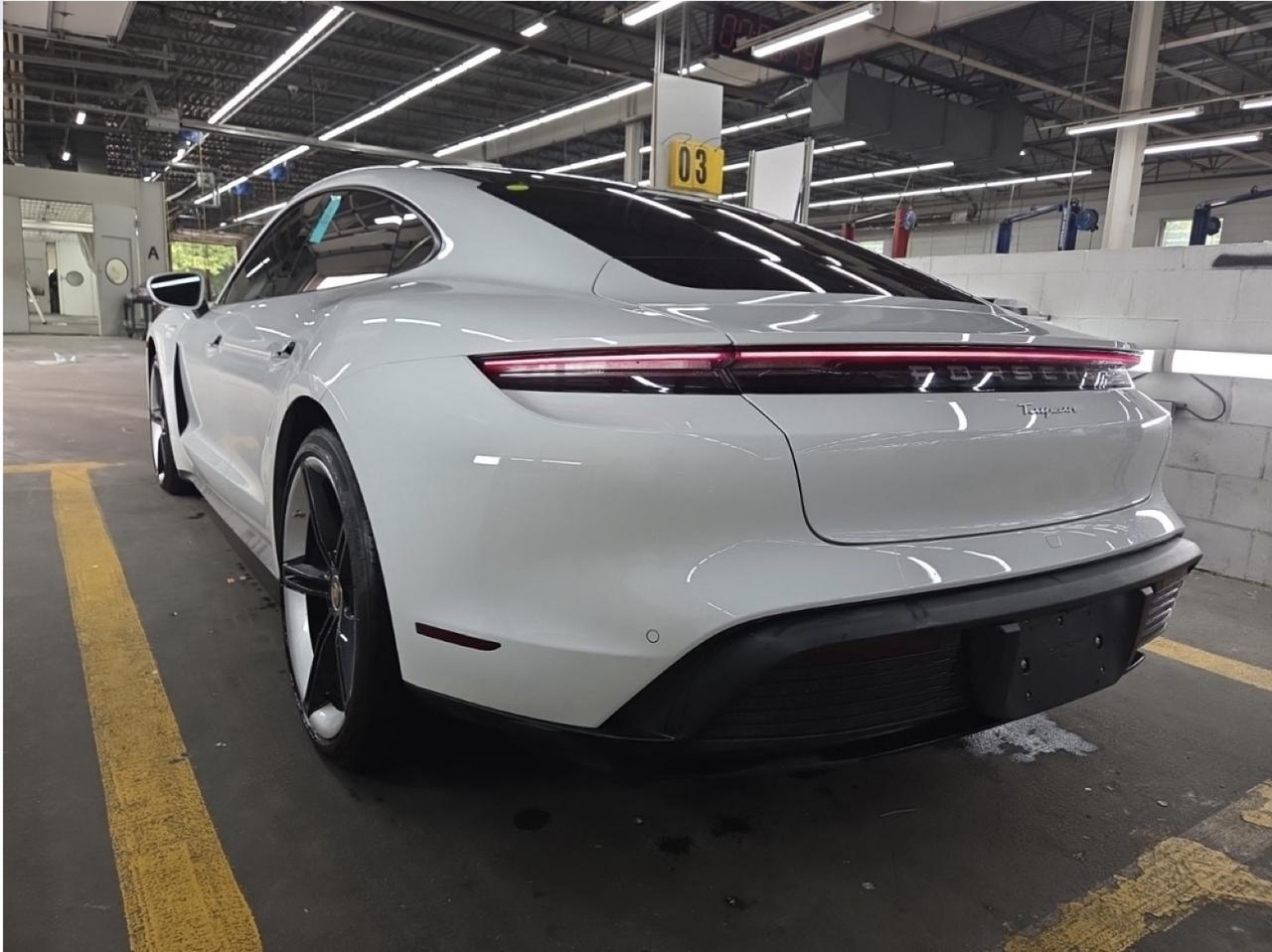 2022 Porsche Taycan Willowbrook IL