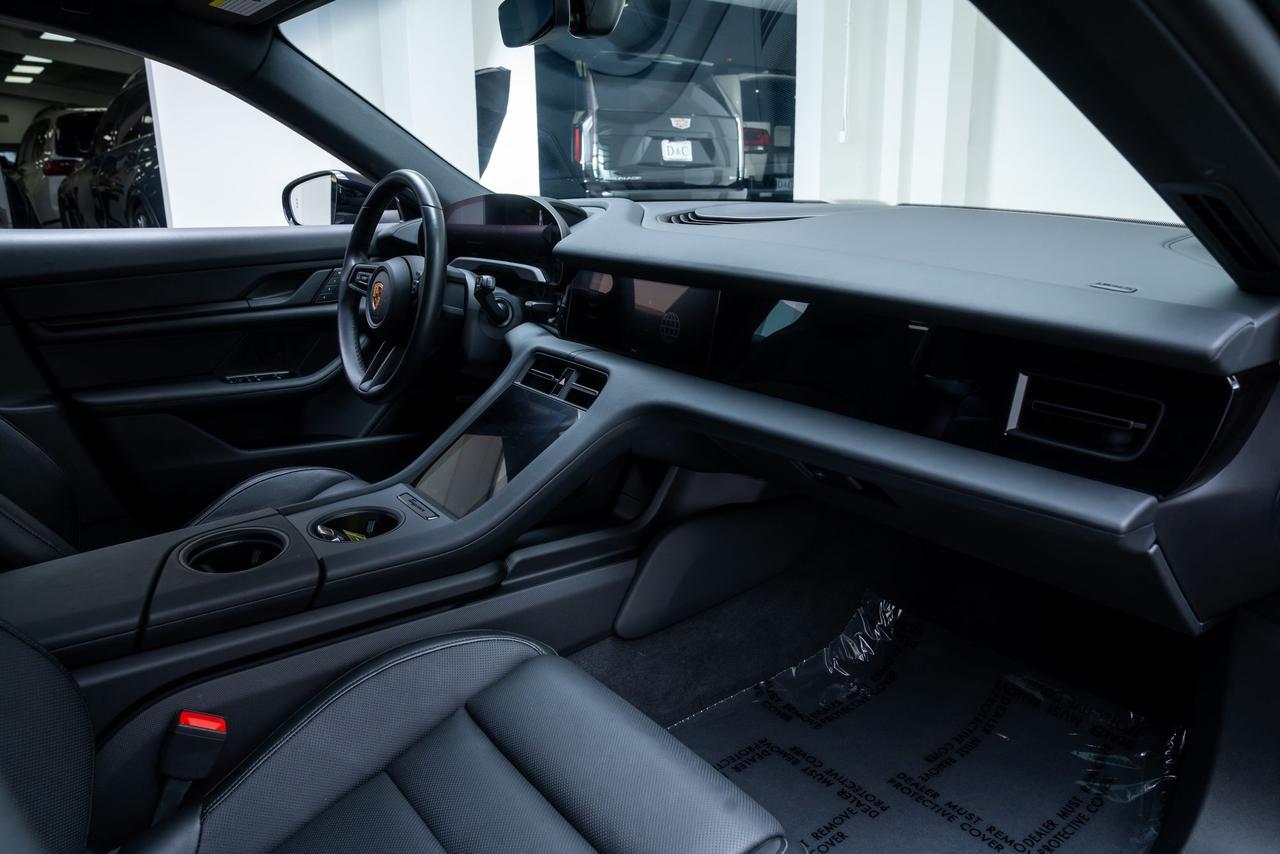 2022 Porsche Taycan Cross Turismo 4 Ventilated Seats / Adaptive Cruise Portland OR