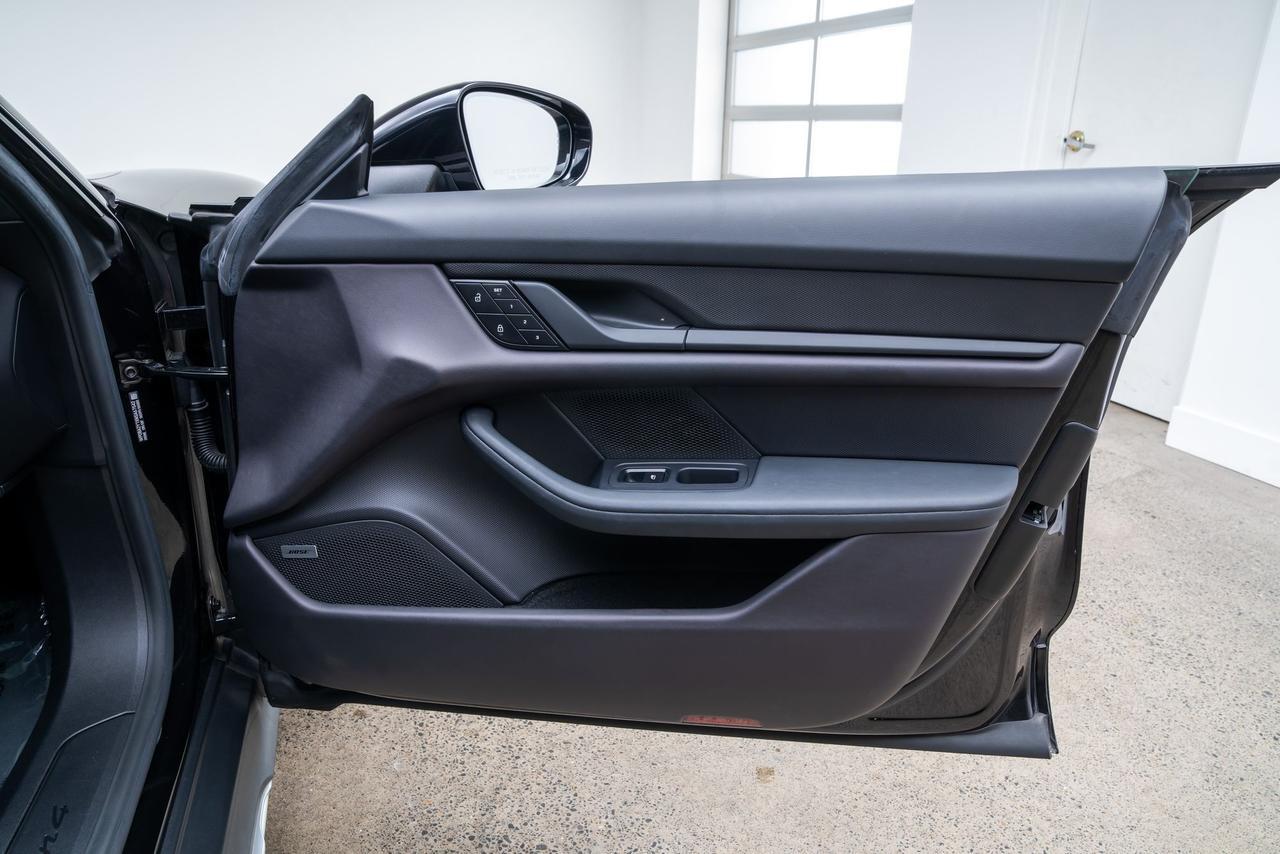 2022 Porsche Taycan Cross Turismo 4 Ventilated Seats / Adaptive Cruise Portland OR
