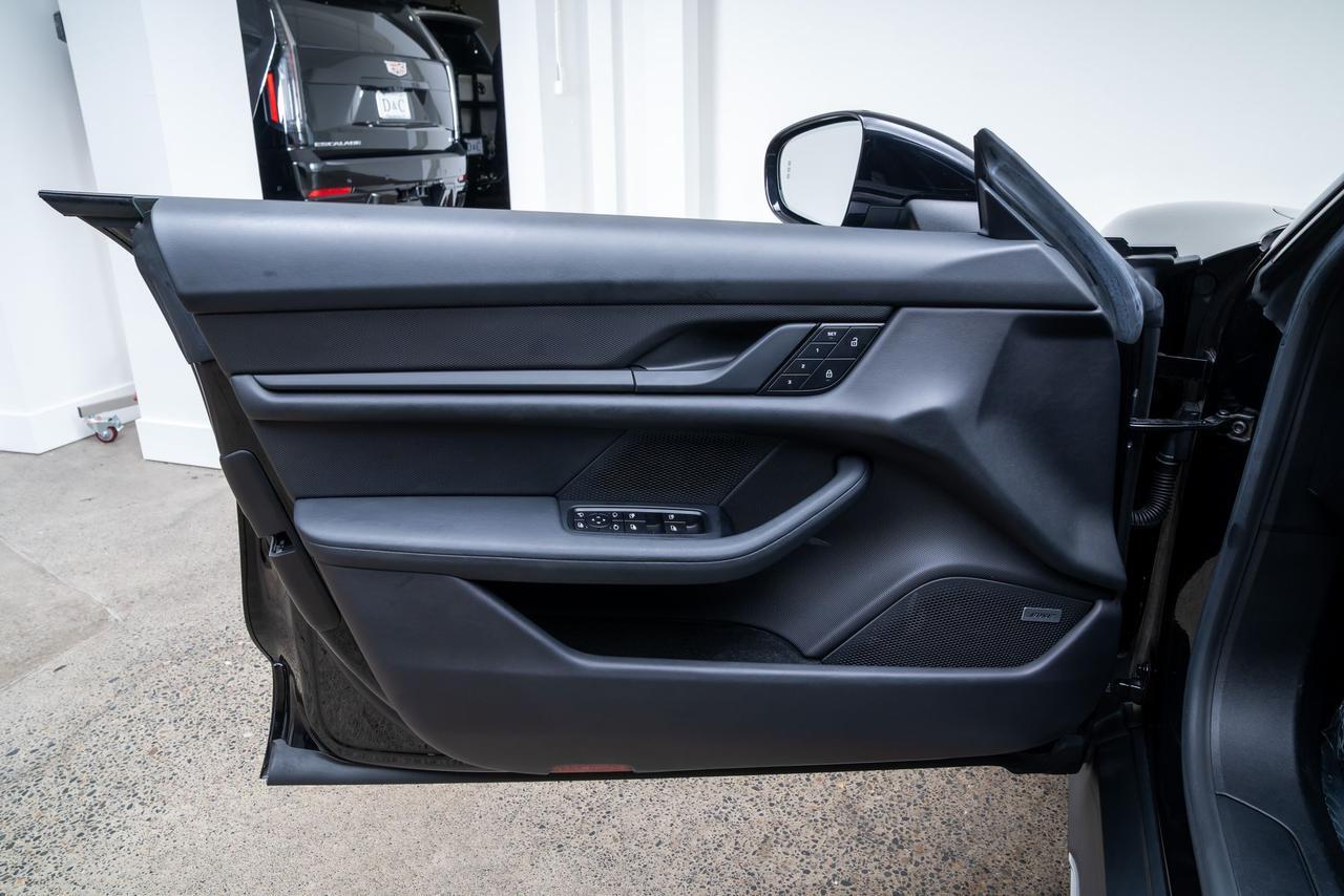 2022 Porsche Taycan Cross Turismo 4 Ventilated Seats / Adaptive Cruise Portland OR