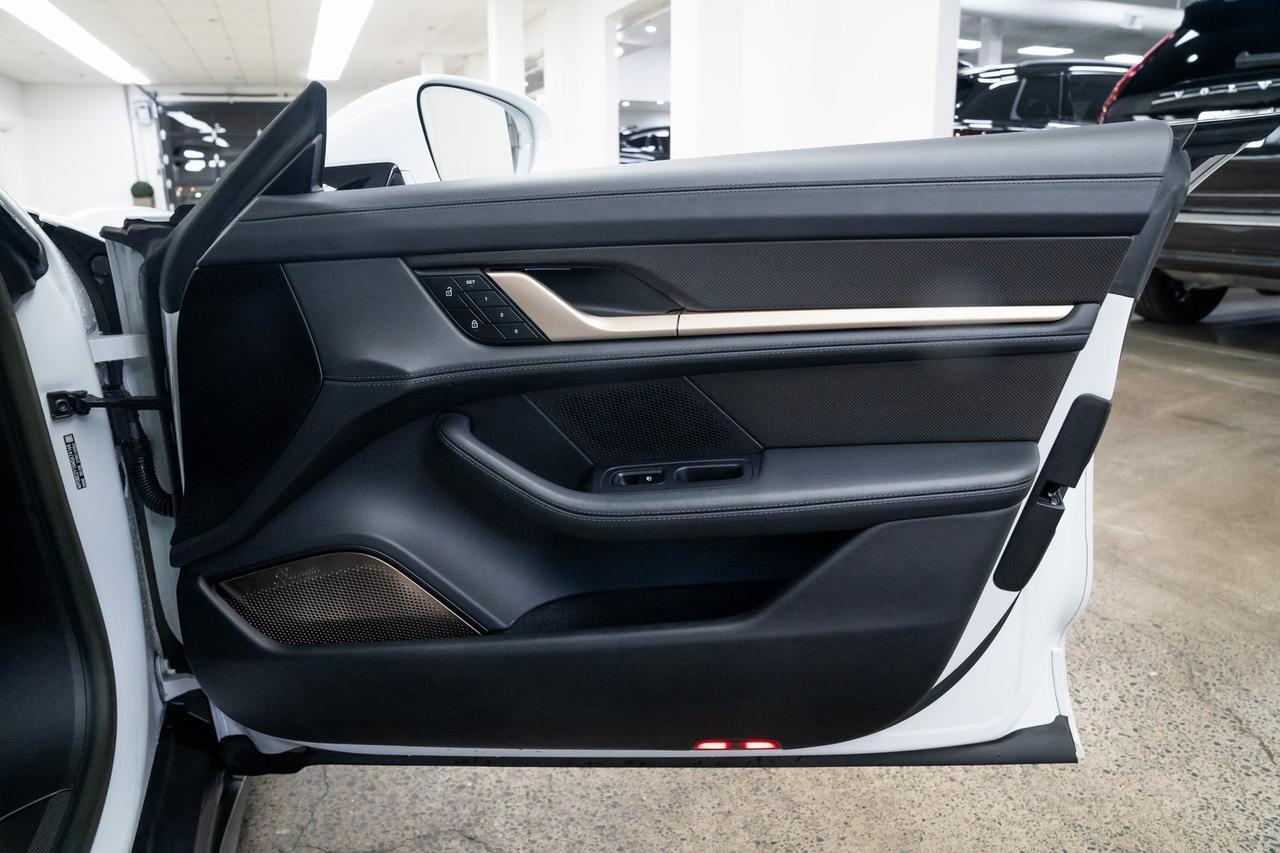 2022 Porsche Taycan Cross Turismo Turbo S Dynamic Chassis Control Burmester 3D Sound Portland OR