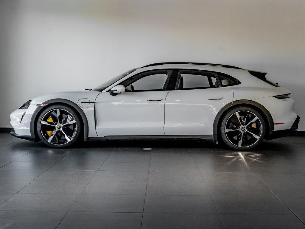 2022 Porsche Taycan Turbo Cross Turismo photo 2