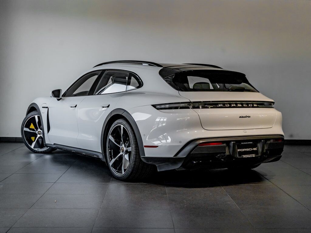 2022 Porsche Taycan Turbo Cross Turismo photo 3