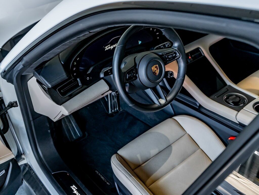 2022 Porsche Taycan Turbo Cross Turismo photo 4