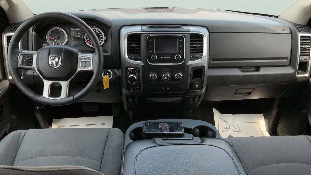 2022 RAM 1500 Classic SLT 4x4 4dr Crew Cab 5.5 ft. SB Pickup Chesterfield MI