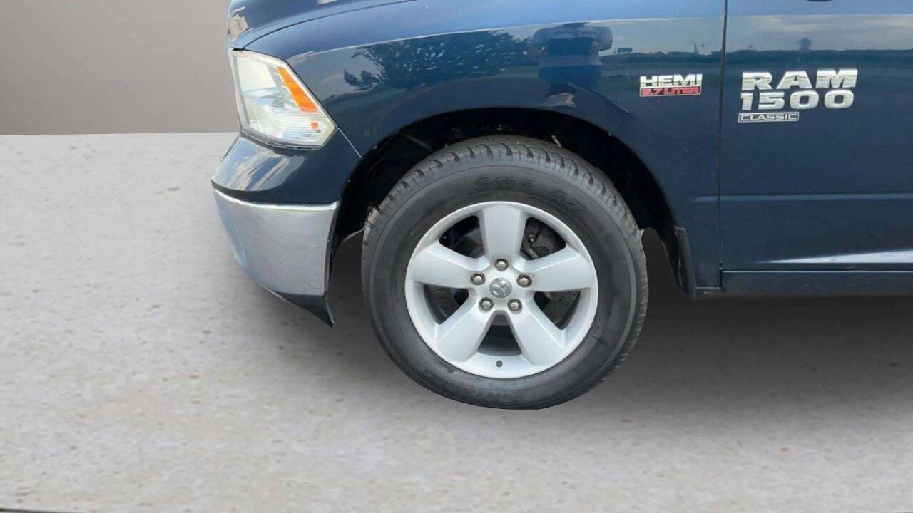 2022 RAM 1500 Classic SLT 4x4 4dr Crew Cab 5.5 ft. SB Pickup Chesterfield MI