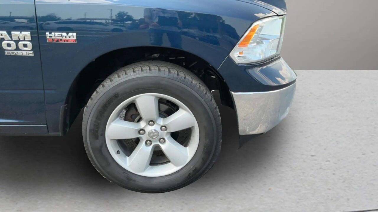 2022 RAM 1500 Classic SLT 4x4 4dr Crew Cab 5.5 ft. SB Pickup Chesterfield MI