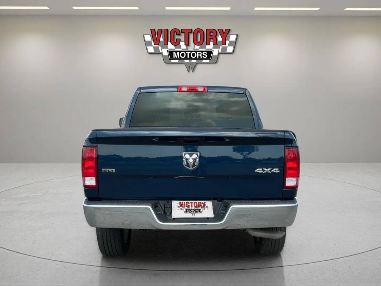 2022 RAM 1500 Classic SLT 4x4 4dr Crew Cab 5.5 ft. SB Pickup Chesterfield MI