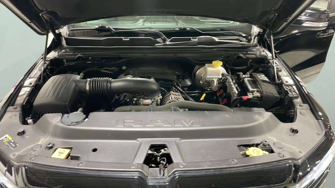 2022 RAM 1500 Limited 4x4 4dr Crew Cab 5.6 ft. SB Pickup Chesterfield MI