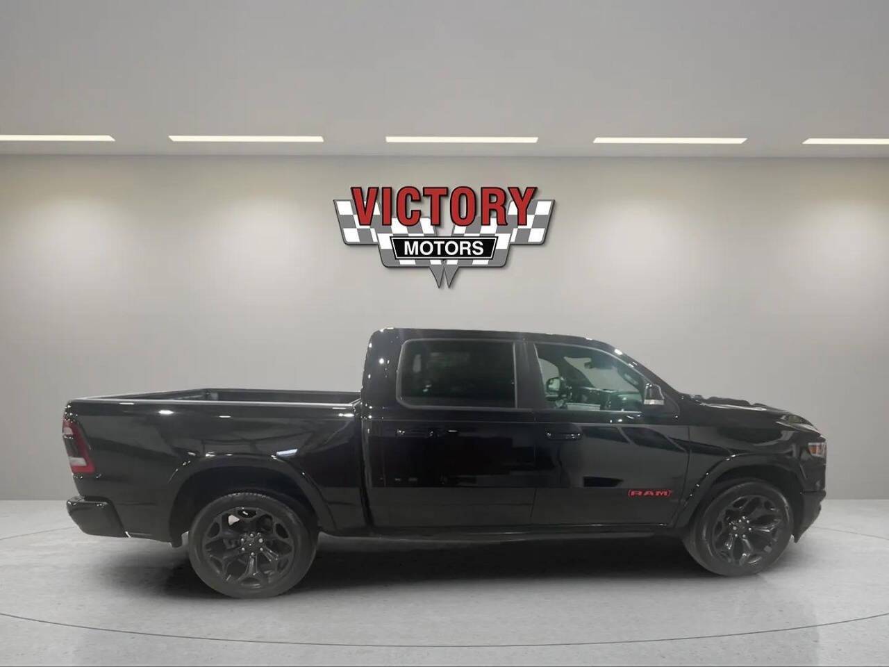 2022 RAM 1500 Limited 4x4 4dr Crew Cab 5.6 ft. SB Pickup Chesterfield MI
