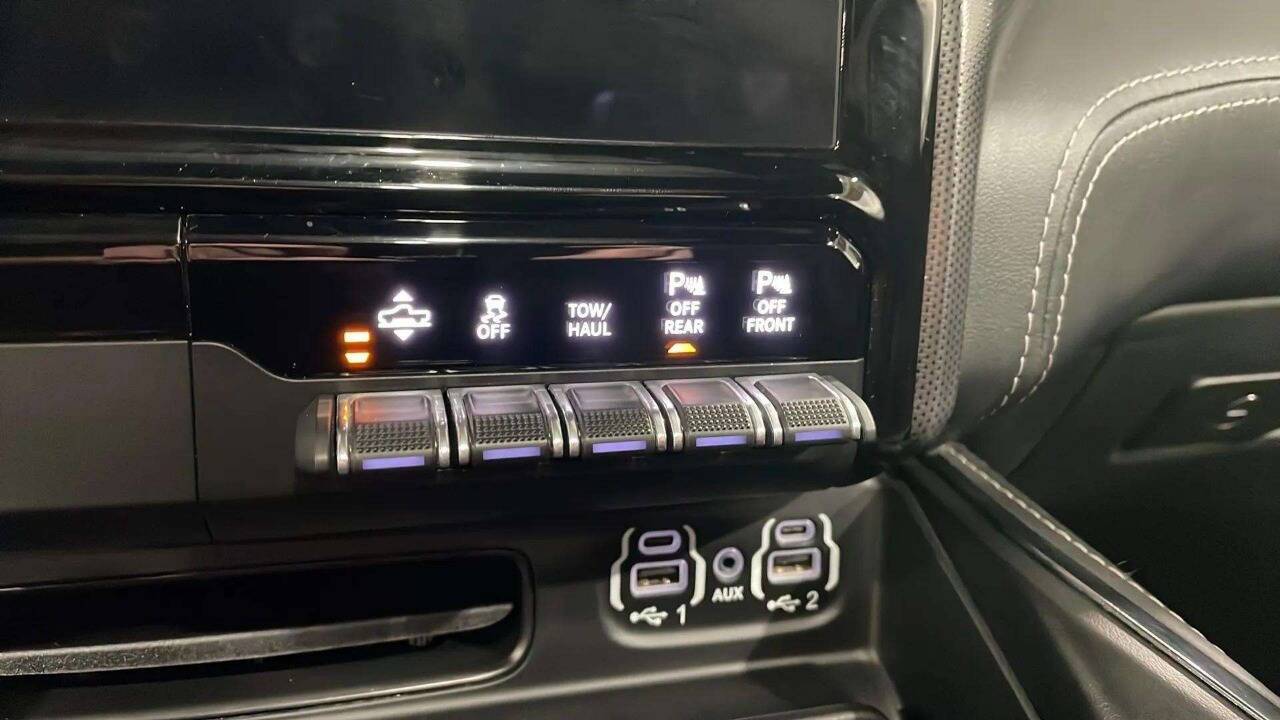 2022 RAM 1500 Limited 4x4 4dr Crew Cab 5.6 ft. SB Pickup Chesterfield MI