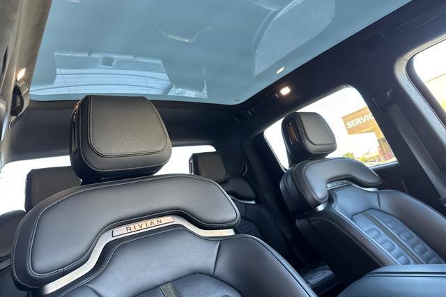 2022 RIVIAN R1T 4DR AWD ADVENTURE