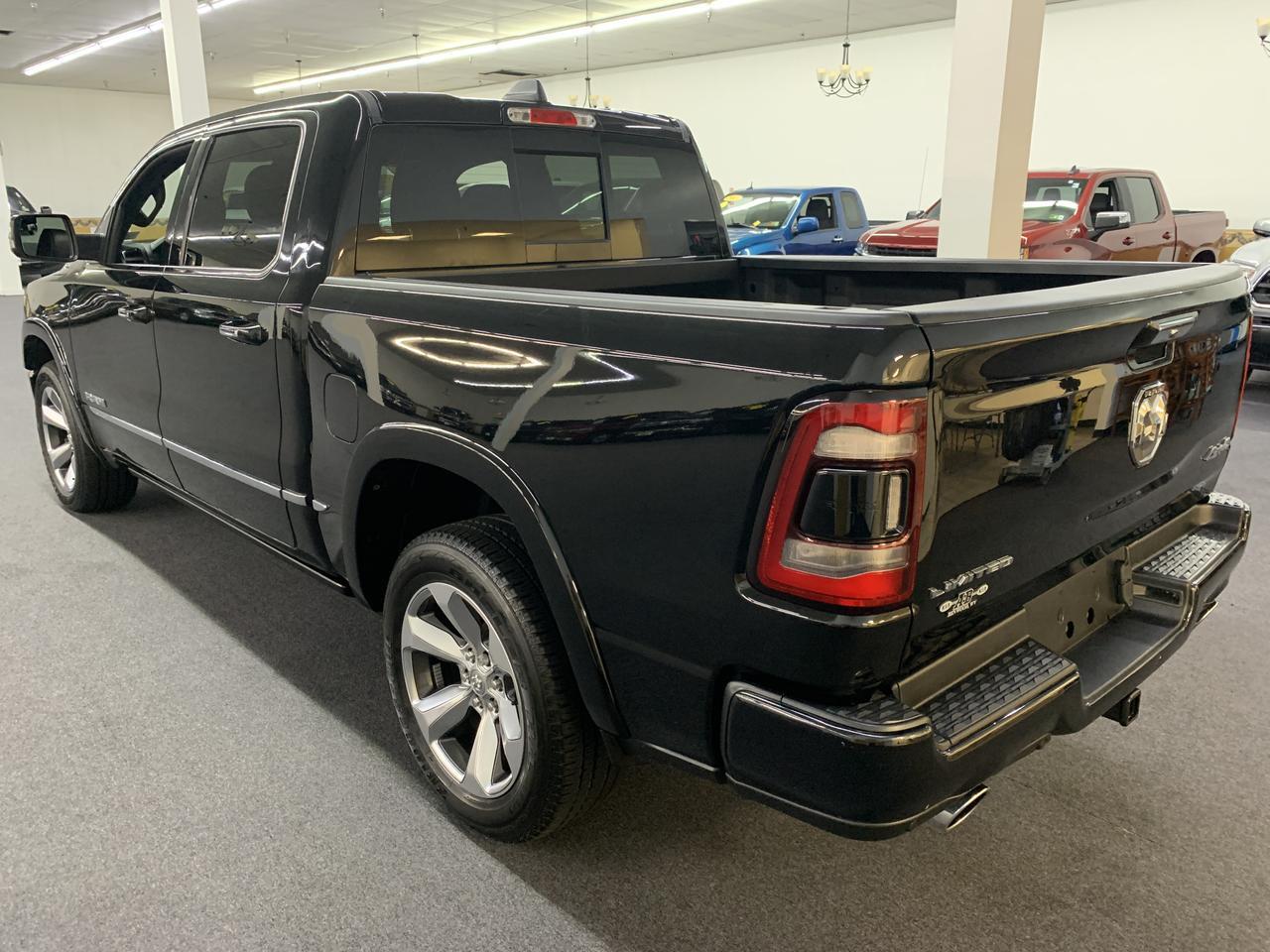 2022 Ram 1500 4WD Limited Crew Cab 5&apos;7&quot; Box Benwood WV