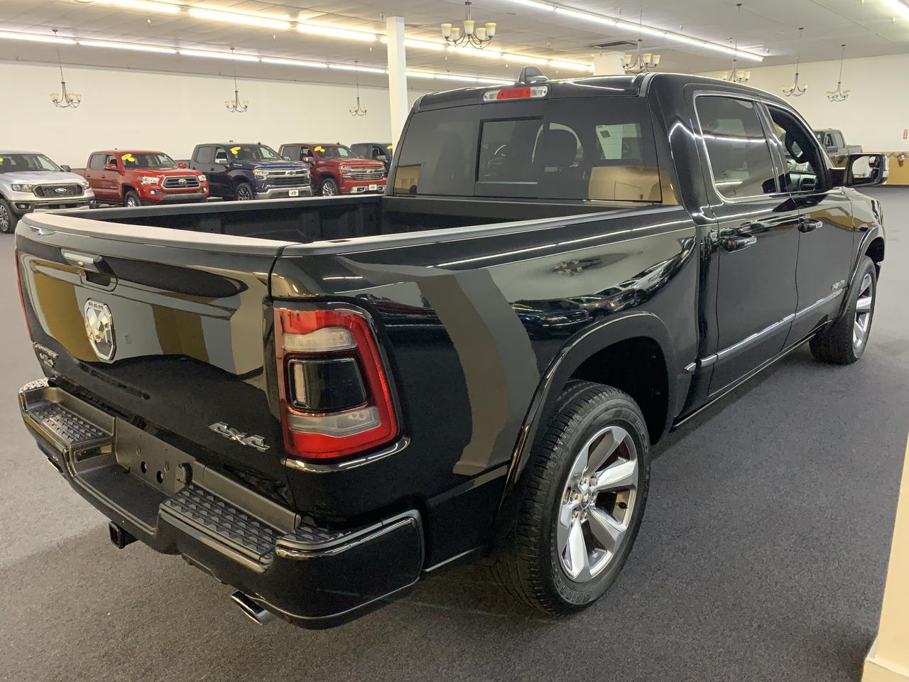 2022 Ram 1500 4WD Limited Crew Cab 5&apos;7&quot; Box Benwood WV