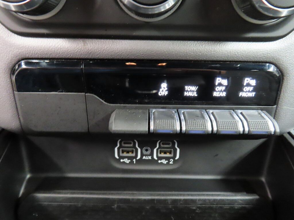 2022 Ram 1500 4x4 Crew Cab Big Horn Fond du Lac WI