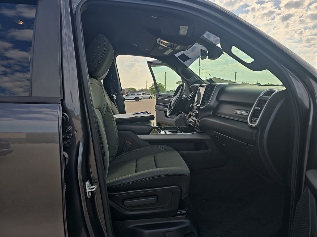 2022 Ram 1500 4x4 Crew Cab Big Horn Minocqua WI