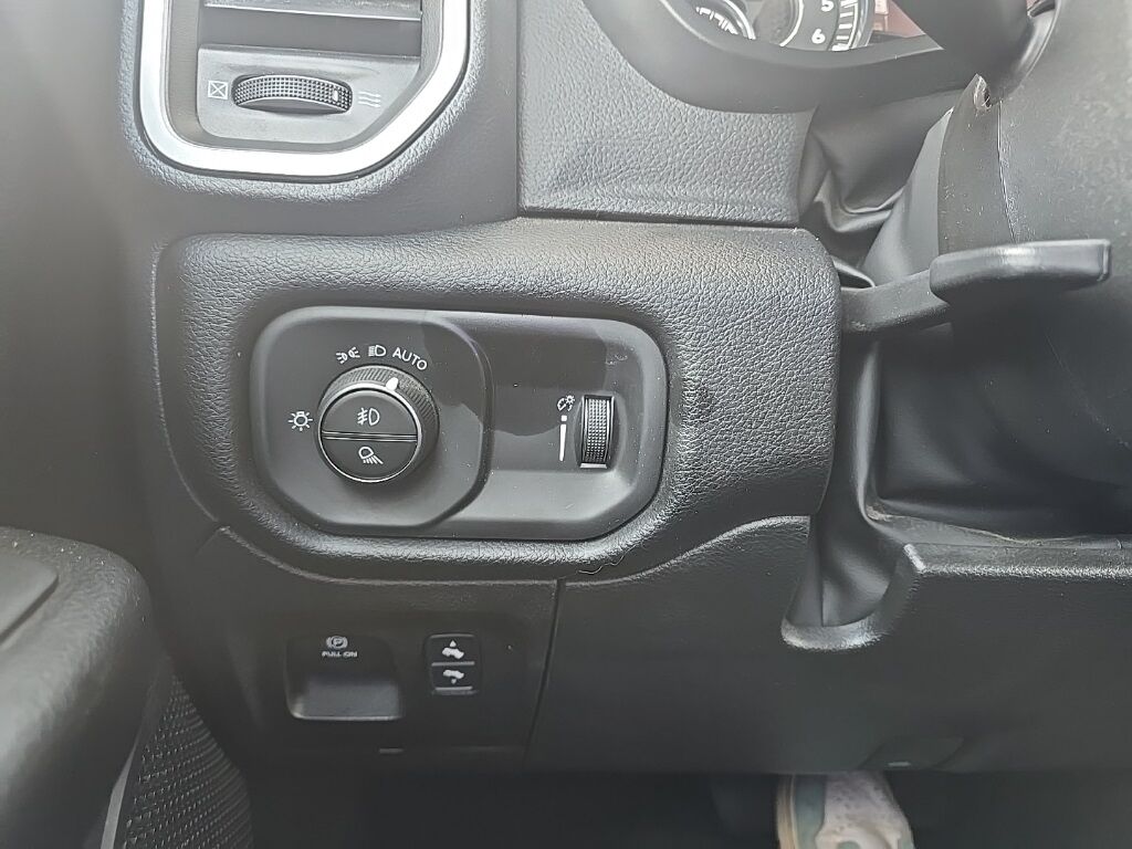 2022 Ram 1500 4x4 Crew Cab Big Horn Minocqua WI