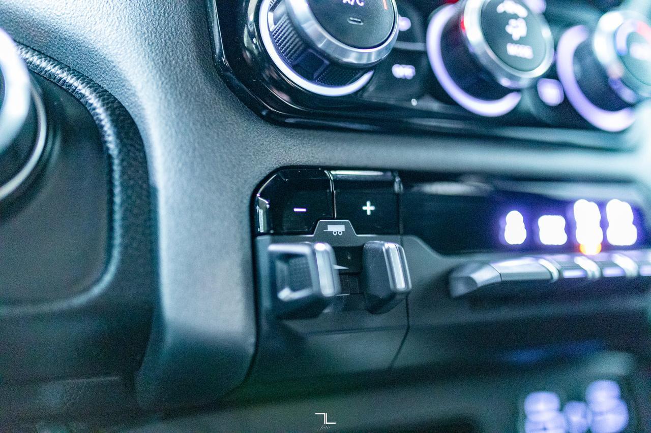 2022 Ram 1500 4x4 Crew Cab Big Horn Nav BCam PSeat Red Deer AB