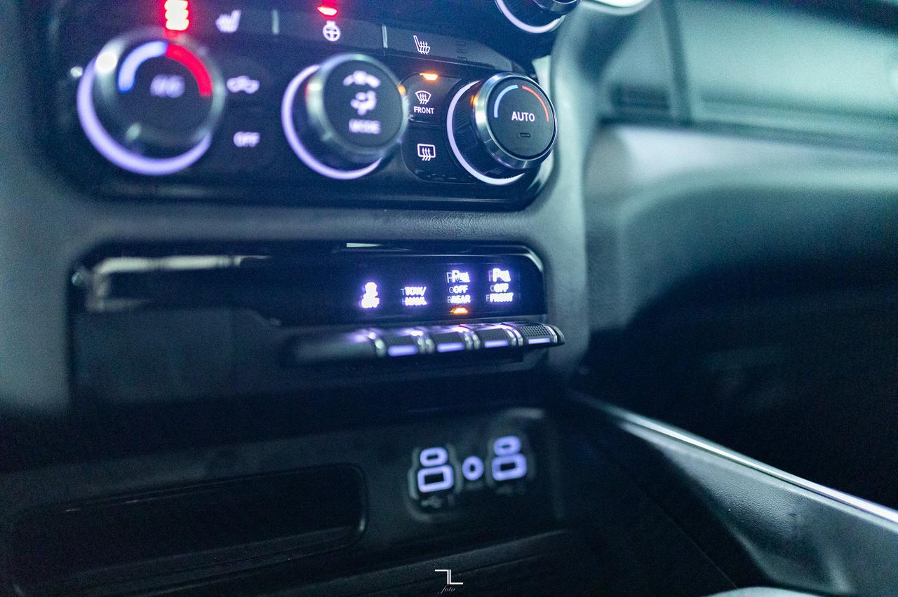 2022 Ram 1500 4x4 Crew Cab Big Horn Nav BCam Red Deer AB