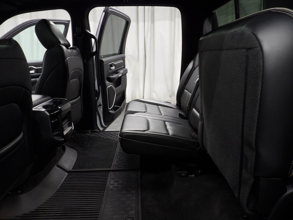 2022 Ram 1500 4x4 Crew Cab Laramie Fond du Lac WI