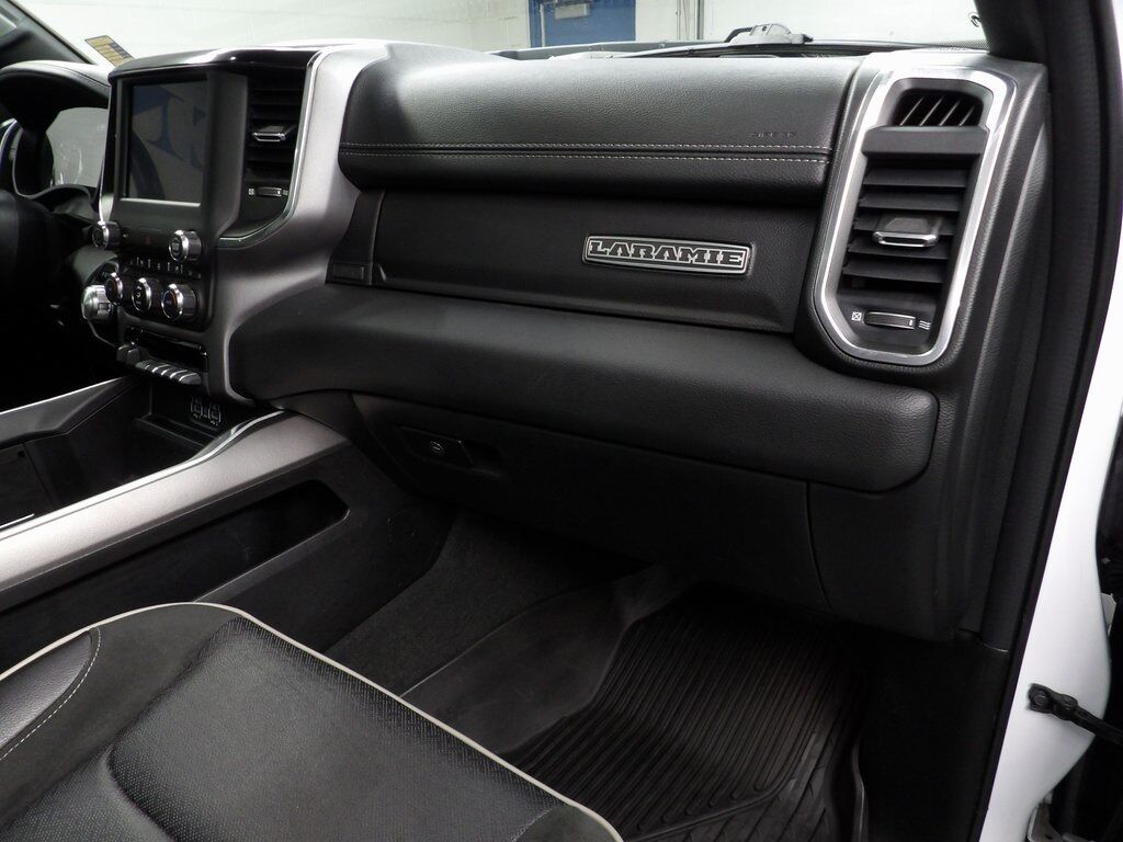 2022 Ram 1500 4x4 Crew Cab Laramie Fond du Lac WI