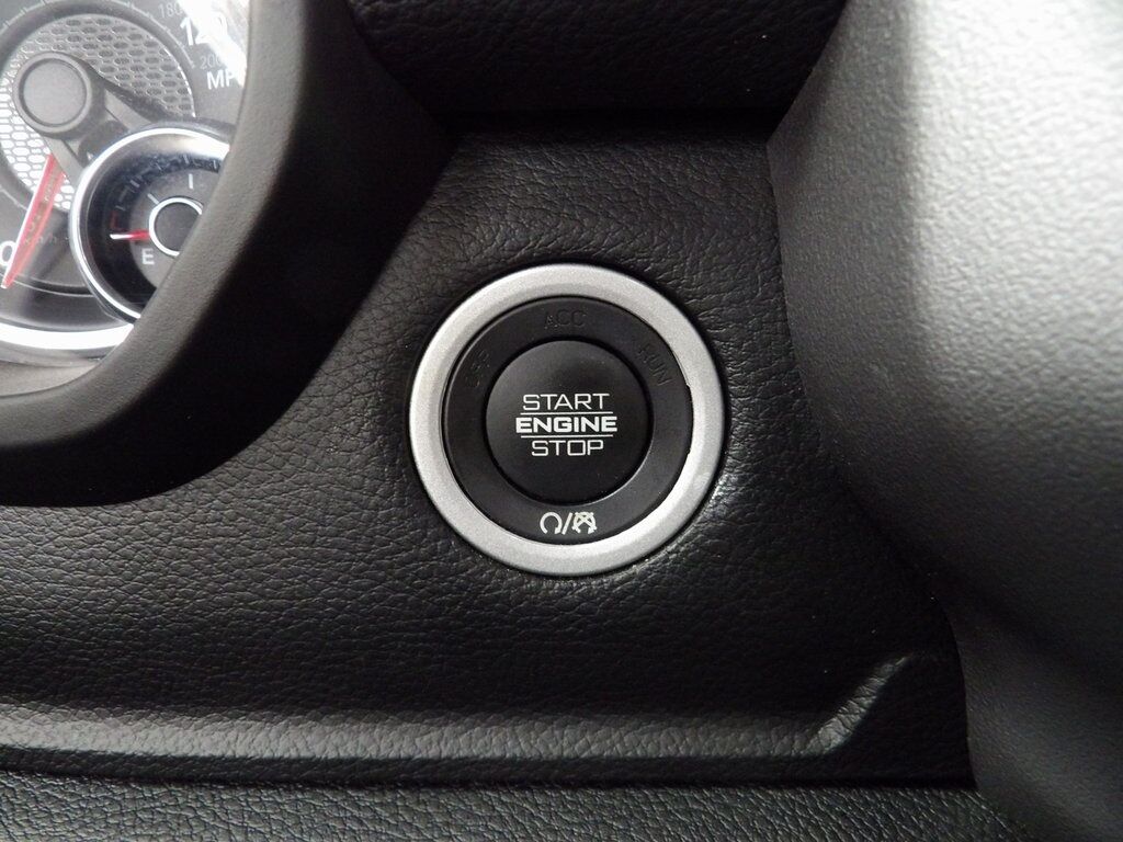 2022 Ram 1500 4x4 Crew Cab Laramie Fond du Lac WI