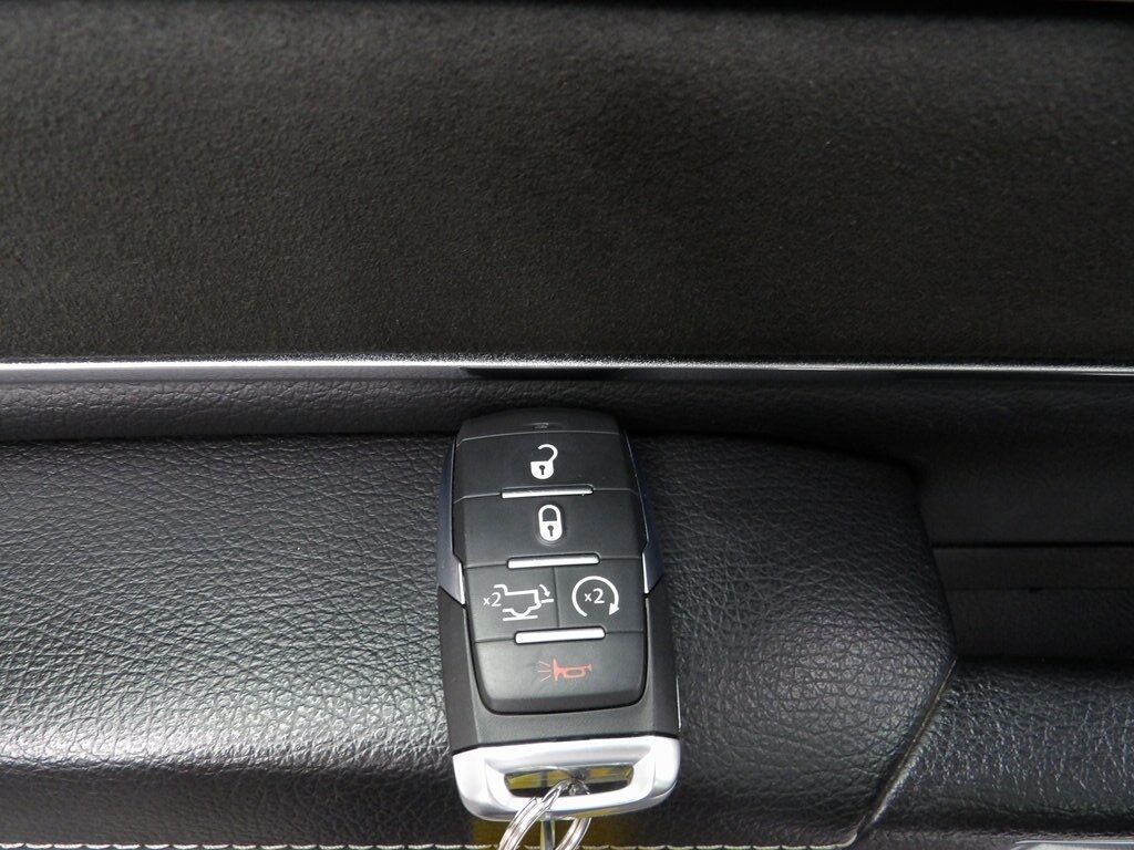 2022 Ram 1500 4x4 Crew Cab Laramie Fond du Lac WI