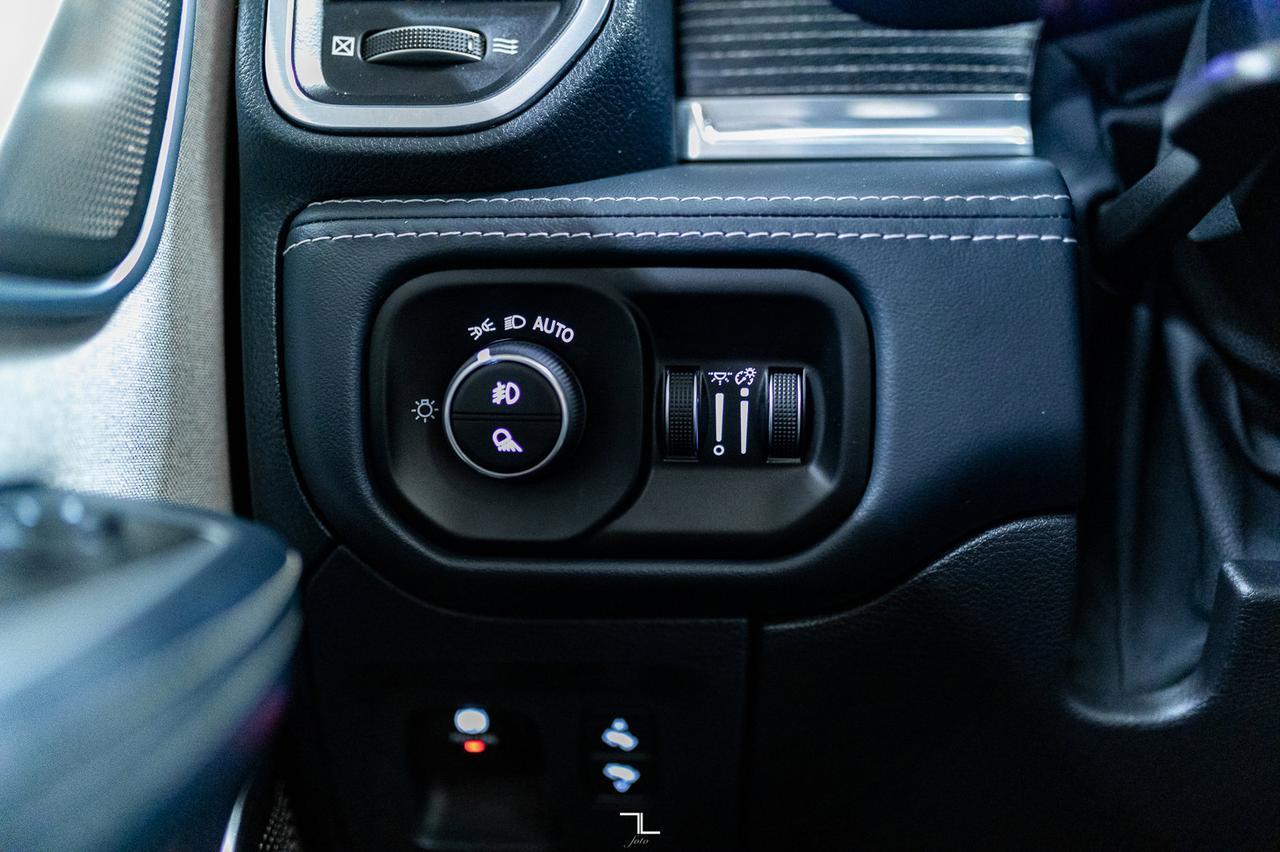 2022 Ram 1500 4x4 Crew Cab Limited EcoDiesel Leather Roof Nav Red Deer AB