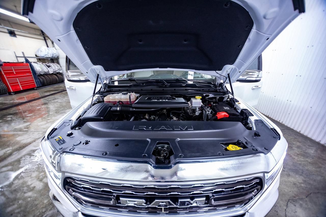 2022 Ram 1500 4x4 Crew Cab Limited EcoDiesel Leather Roof Nav Red Deer AB